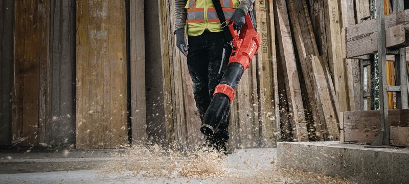 Soplador a batería NBL 6-22 Potente soplador para limpiar los residuos de la obra y preparar superficies de trabajo (plataforma de batería Nuron) Aplicaciones 1