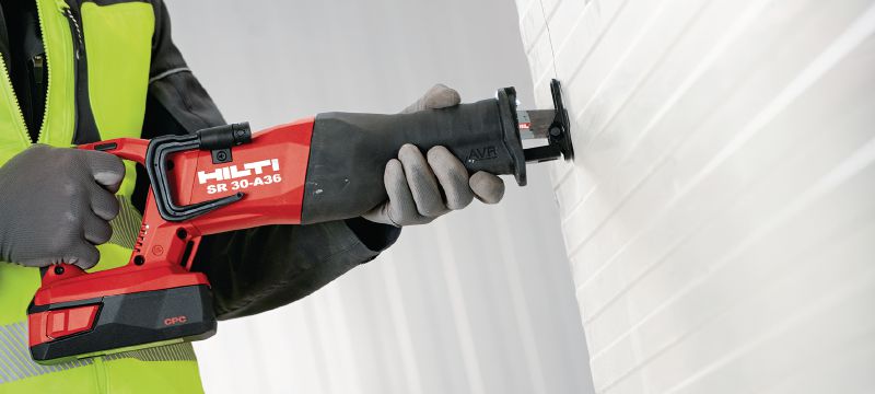 Image 2 of 3: Sierra de sable SR 30-A36 Sierra de sable a batería de 36 V diseñada para tareas de demolición de carga pesada y cortes a medida con niveles mínimos de vibración y ergonomía avanzada Aplicaciones 1