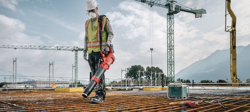 Soplador a batería NBL 6-22 Potente soplador para limpiar los residuos de la obra y preparar superficies de trabajo (plataforma de batería Nuron) Aplicaciones 1